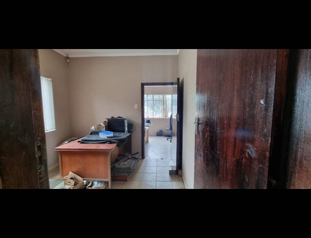 M² WORKSHOP FOR SALE IN ESHOWE